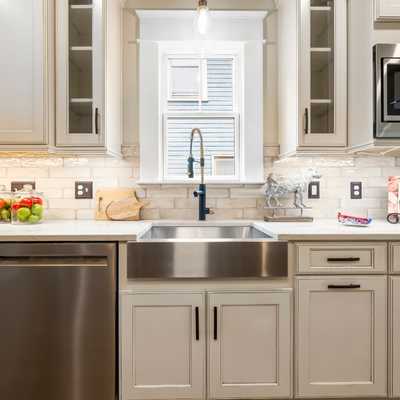 A clean modern farmhouse kitchen A clean modern farmhouse kitchen